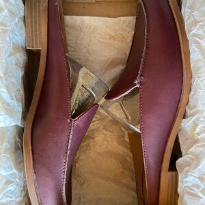 Women’s Universal Thread Burgundy Loafers Slip-On Mules